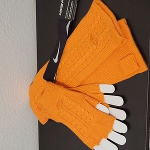 NIKE Fingerless Gloves & Armsleeves Wool Blend. NIKE Pro Headband.